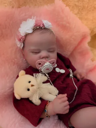 Reborn realizada con genesis horneada y barnizada