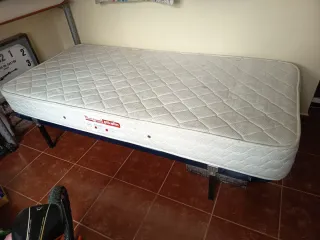 2x Cama con colchón Pikolin