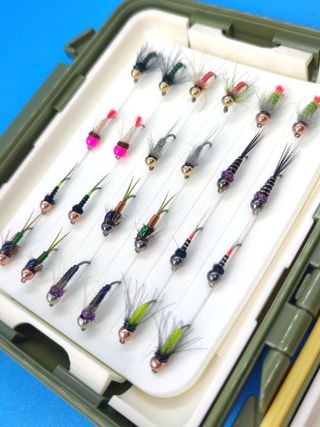 Ninfas de Pesca con Caja Meiho