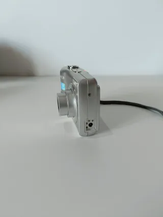 x21€ acepto)Olimpus Cámara FE-210 7.1 M