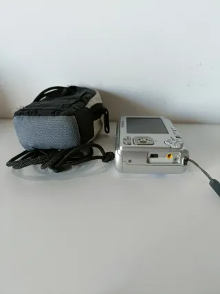 x21€ acepto)Olimpus Cámara FE-210 7.1 M