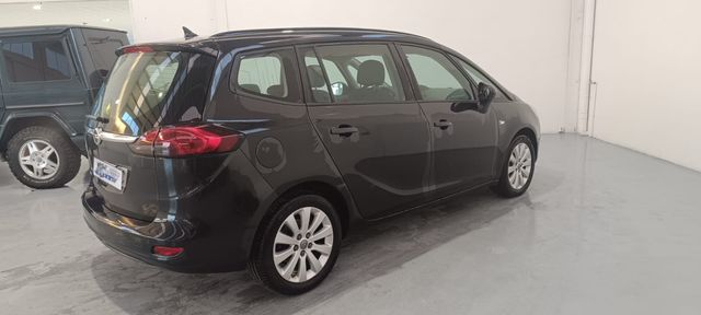 Opel Zafira 2015