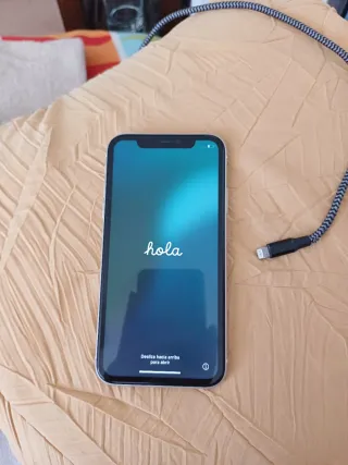 iPhone 11 Blanco 256GB. 70% salud batería