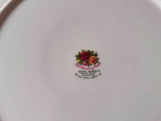 Bandeja pasteles con orejas Royal Albert Old Roses