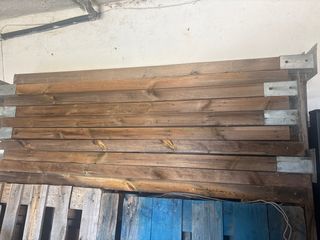 Poste de madera marrón 9x9