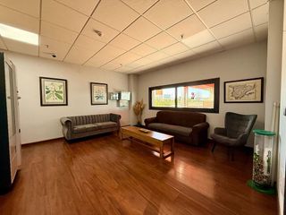 Oficina en alquiler en Salteras