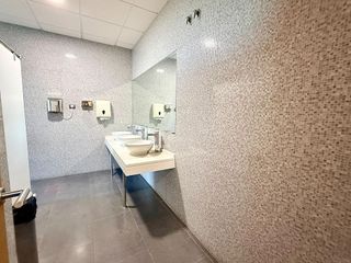 Oficina en alquiler en Salteras