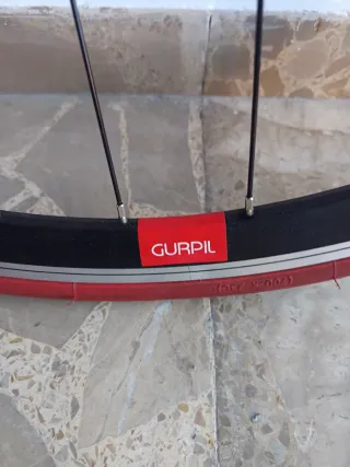 Bkool Pro Trainer + Simulator. Rodillo inteligente