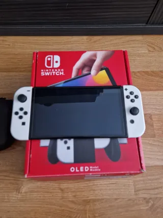 Nintendo Switch OLED Blanca y Negra