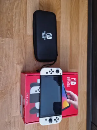 Nintendo Switch OLED Blanca y Negra