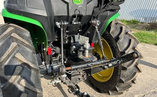 Tractor John Deere 3038E