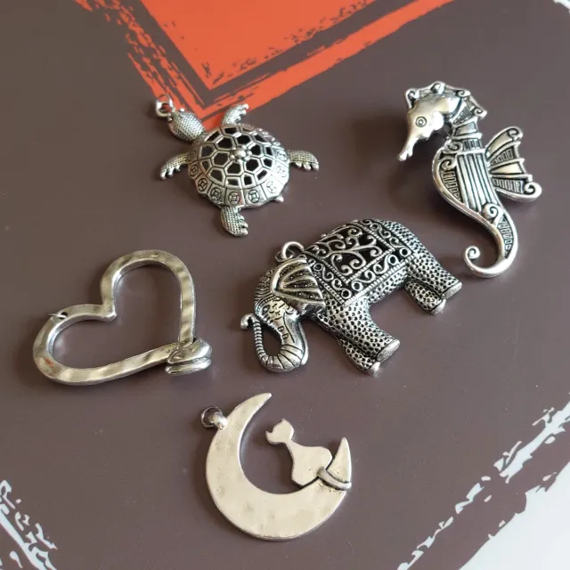 Lote de 5 Colgantes de Zamak