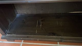 Estantería de madera marrón