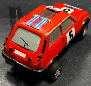 Coche 1/32 Scalextric - Custom Renault-5 Copa