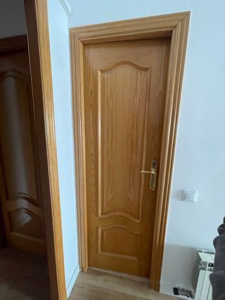 8 Puertas de pino macizas