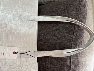 Bolso Ted Baker, color Cloud Dancer