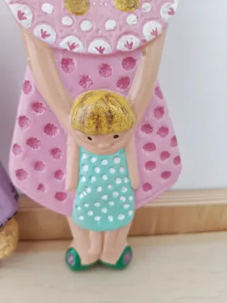 2 Estatuetas Decorativas | Bonecas p/ Pendurar