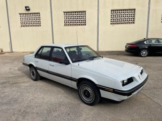 pontiac  sunbird 1986