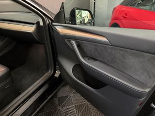 Tesla Model Y Gran Autonomía 2025