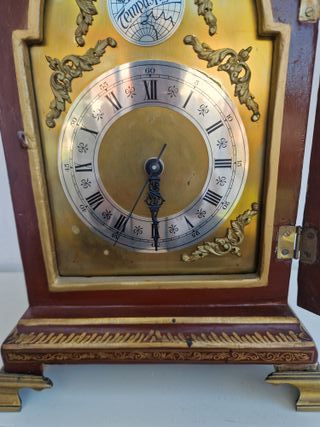 Reloj de mesa estilo oriental
