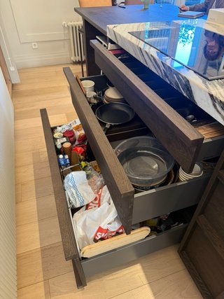 Isola cucina in legno e marmo