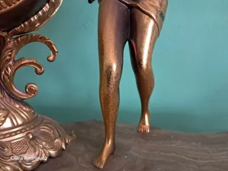 Reloj de bronce antiguo