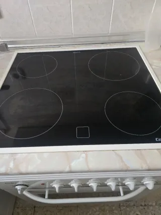 Conjunto Vitrocerámica y Horno