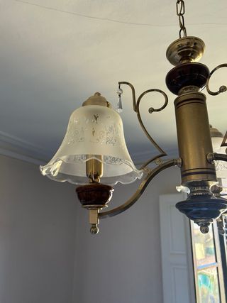 Lámpara de techo antigua dorada