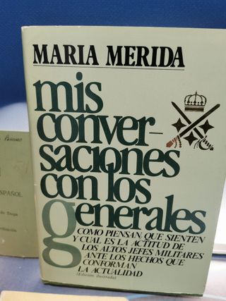 lote de libros y coleccionismo militar