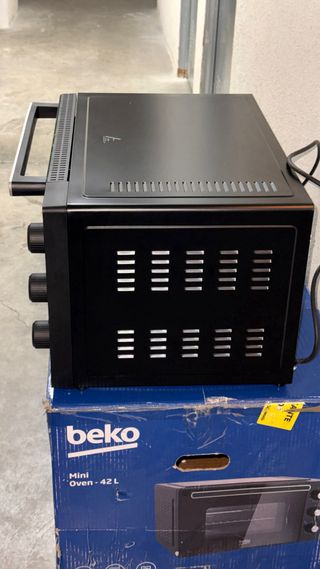 Horno eléctrico Beko 30L 1500W ventilado negro