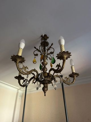 Lámpara de techo antigua dorada con cristales