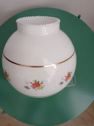 Tulipa opalina con flores dorada