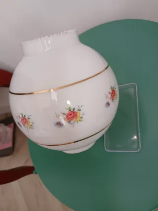 Tulipa opalina con flores dorada