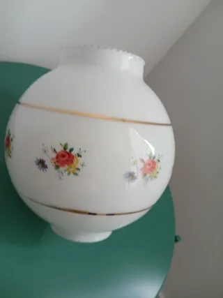 Tulipa opalina con flores dorada