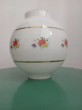 Tulipa opalina con flores dorada