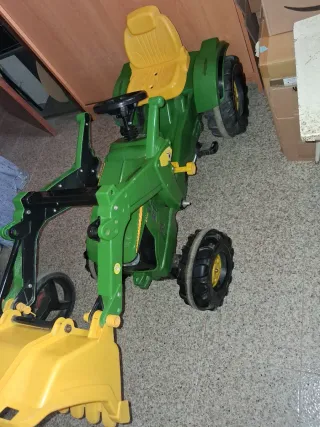 Tractor Infantil a Pedales Verde y Amarillo