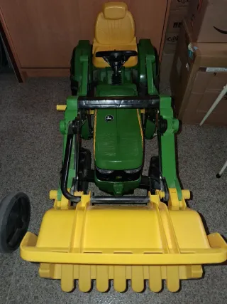 Tractor Infantil a Pedales Verde y Amarillo