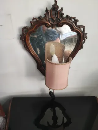 Coppia di specchi con applique