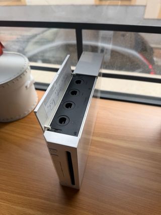 Nintendo Wii con Wii Sports y 2 mandos