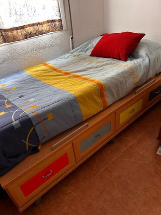 Cama juvenil con cajones