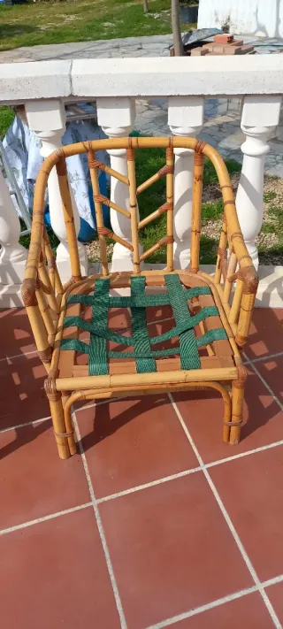 Sofá y 2 sillones de mimbre
