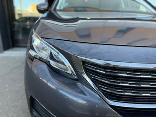 Peugeot 5008 ( 7 PLAZAS) 2017