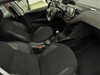 Peugeot 2008 2019 1.2 Signature