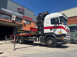 SCANIA R490 6X2 CAMION CON GRUA