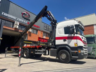 SCANIA R490 6X2 CAMION CON GRUA