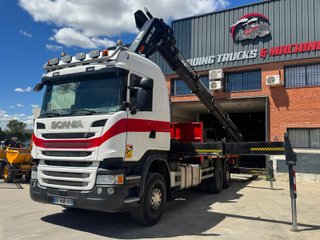 SCANIA R490 6X2 CAMION CON GRUA