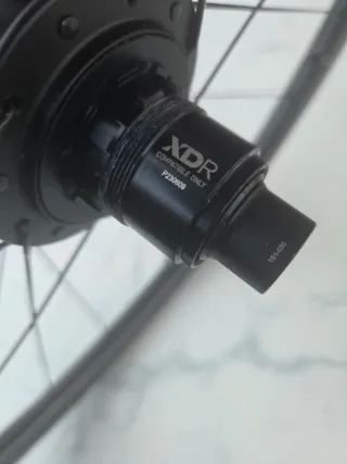 Rueda trasera carbono OQUO