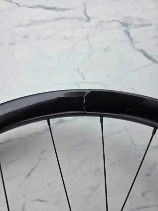 Rueda trasera carbono OQUO
