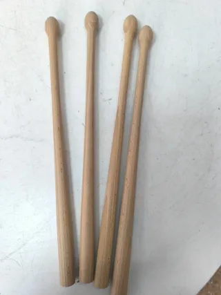 4 baquetas de madera