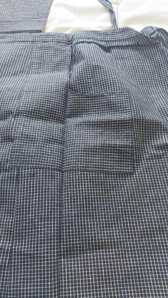 Mandil vintage negro y blanco